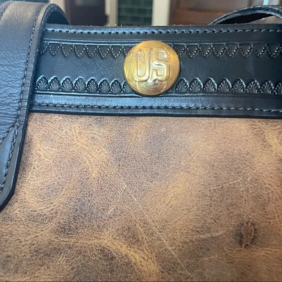 LEATHER TOTE BAG WITHE VINTAGE CIVIL WAR CALVARY HEART BRIDLE ROSETTES - Picture 11 of 16